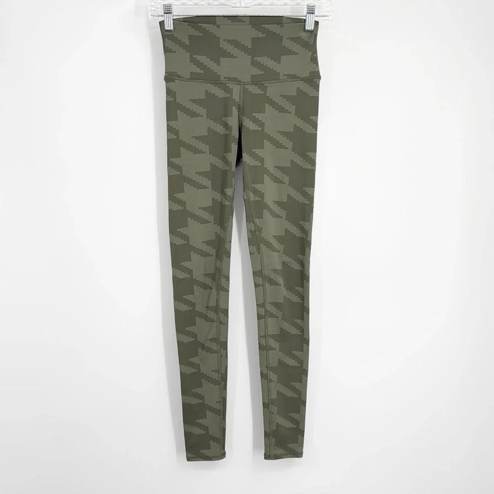 Alo Airbrush Leggings in Jungle Green Houndstooth size XS